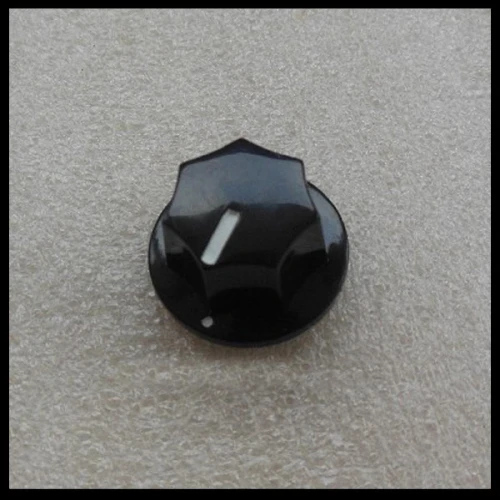 Knob-Jazz-Bass-Little-Black-1.4