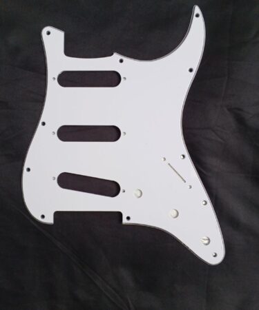 Pickguard Pelindung Body Gitar Stratocaster White 11H S-S-S 3Ply
