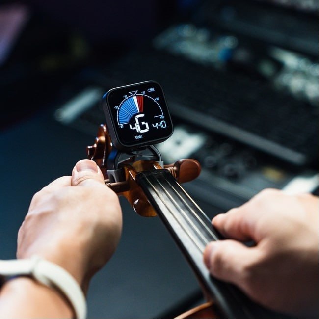 Tuner Stem Metronome Biola Violin Rechargeable Cherub 3 in 1 Clip WMT-665V | MP 4379 - Tuner Stem Metronome Biola Violin Rechargeable Cherub 3 in 1 Clip WMT-665V Features: - Customed clip design for violin family - The optimized clamp fits most standard violin family instruments. It holds the device firmly on the instrument while easy to use and remove. - 3-in-1 unit: Versatile and Convenient - WMT-665V features tuner, metronome and tone generator. You don’t have to carry multiple devices to practice anymore. - Tap tempo - You can set the tempo with simple taps, which offers you the opportunity to catch your inspiration in a flash and goes with it. - Effortless to read, dark or bright. - The large size full-color display makes WMT-665V effortless to read, you can use it either in a dark room or on the stage. - Long time working, easy charging. - Equipped with a rechargeable Li-on battery, it can be charged with the USB-C port. Spesification: Tuning range : A0(27.5Hz)-C8(4186Hz) Tuning mode: Chromatic,Violin, Viola, Cello, Double bass Tuning precision: ±1cent Battery life : 6 Hours Dimensions: 58 X 44 X 44mm Weight : 38g Made in : China Mainland How to use: Ready To Use Package Contents: 1SET X Tuner Stem Metronome Biola Violin Rechargeable Cherub 3 in 1 Clip WMT-665V Disclaimer : Harap buyer membaca secara detail pada deskripsi produk yg tertera dan disesuaikan terlebih dahulu dengan kebutuhan, tidak membaca/mencocokkan terlebih dahulu = tidak menerima komplainan Keterangan – keterangan yang tidak terlampir di deskripsi mohon ditanyakan terlebih dahulu pada admin kami Jika barang yang diterima ada kendala, mohon untuk tidak langsung memberikan penilaian, silahkan chat pada admin Membeli = setuju dengan spesifikasi barang yg ada, jika barang yg diterima di luar ekspektasi buyer di luar tanggung jawab kami Tidak menerima pembatalan apabila pesanan sudah dipacking